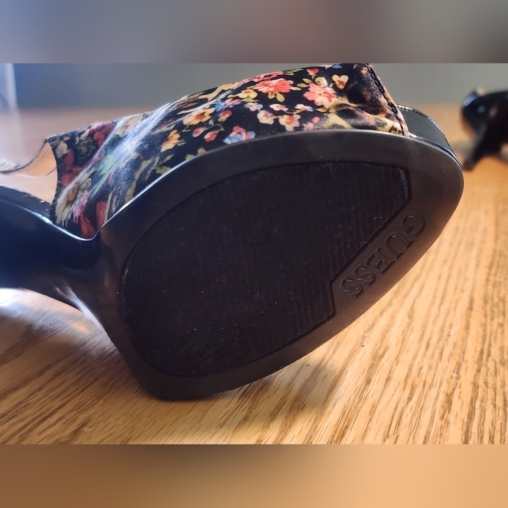 GUESS Hondo 2 Black Floral Open Toe Platform Heels 8.5 - Picture 10 of 12
